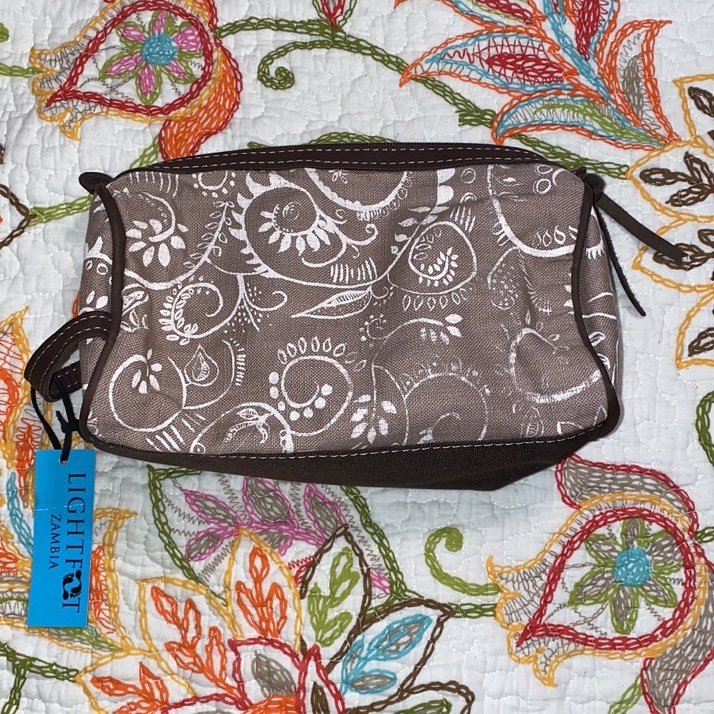 Lightfoot Zambia make up bag men’s travel bag with leather strap & along zip top